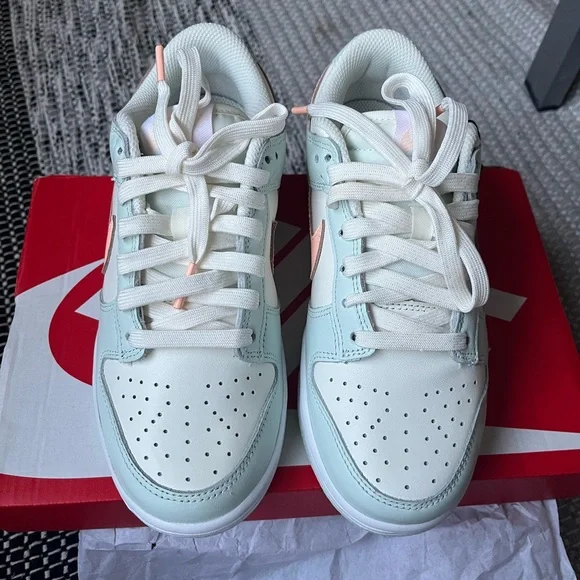 Brand New Nike Dunk Low with box
Never Worn
Size 36 EU/ 5.5 UK - Picture 2 of 6